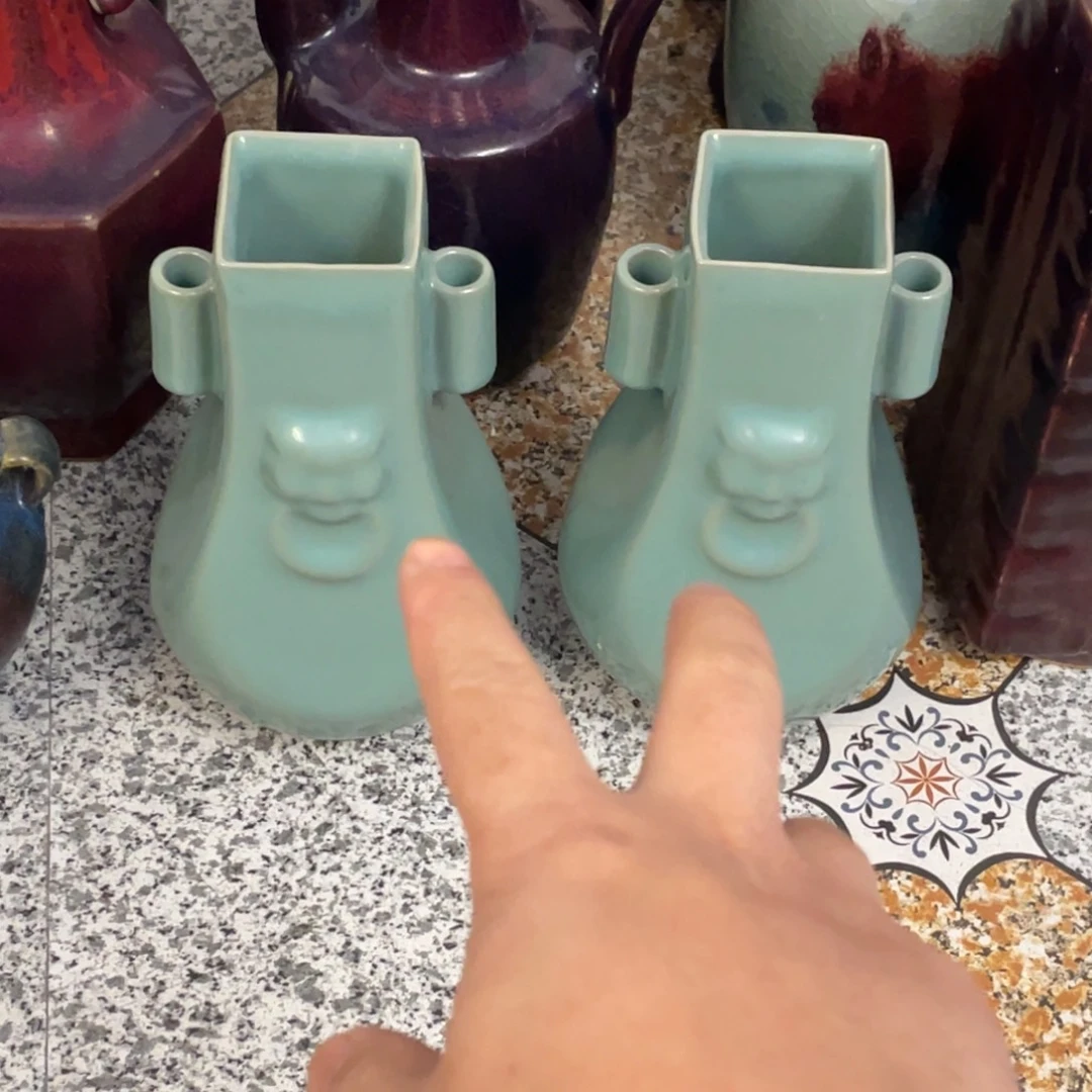 赏品002官兽头贯耳瓶一对