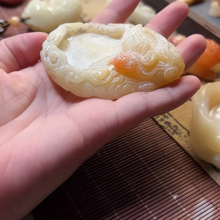 国***子寿山石印石寿山石雕刻工艺精湛精细而