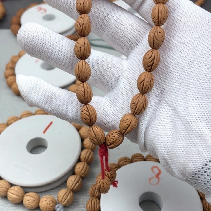 长*0.89尺寸野生桃核手持