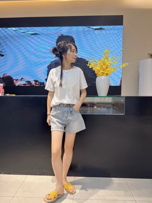 XQ00T短袖T重工烫钻短袖T恤休闲T恤时尚百搭2025新款