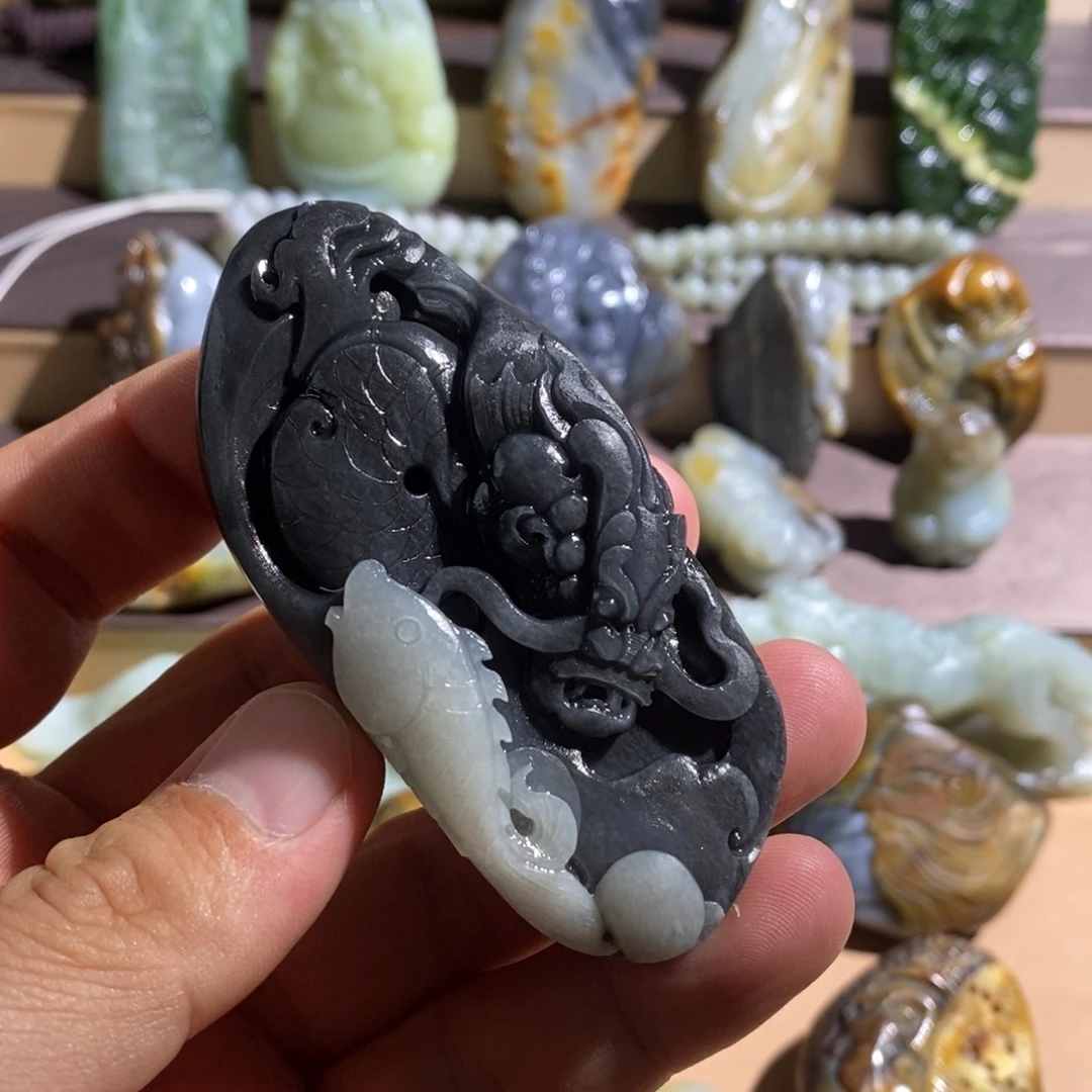 与***同未镶嵌和田玉把件定制