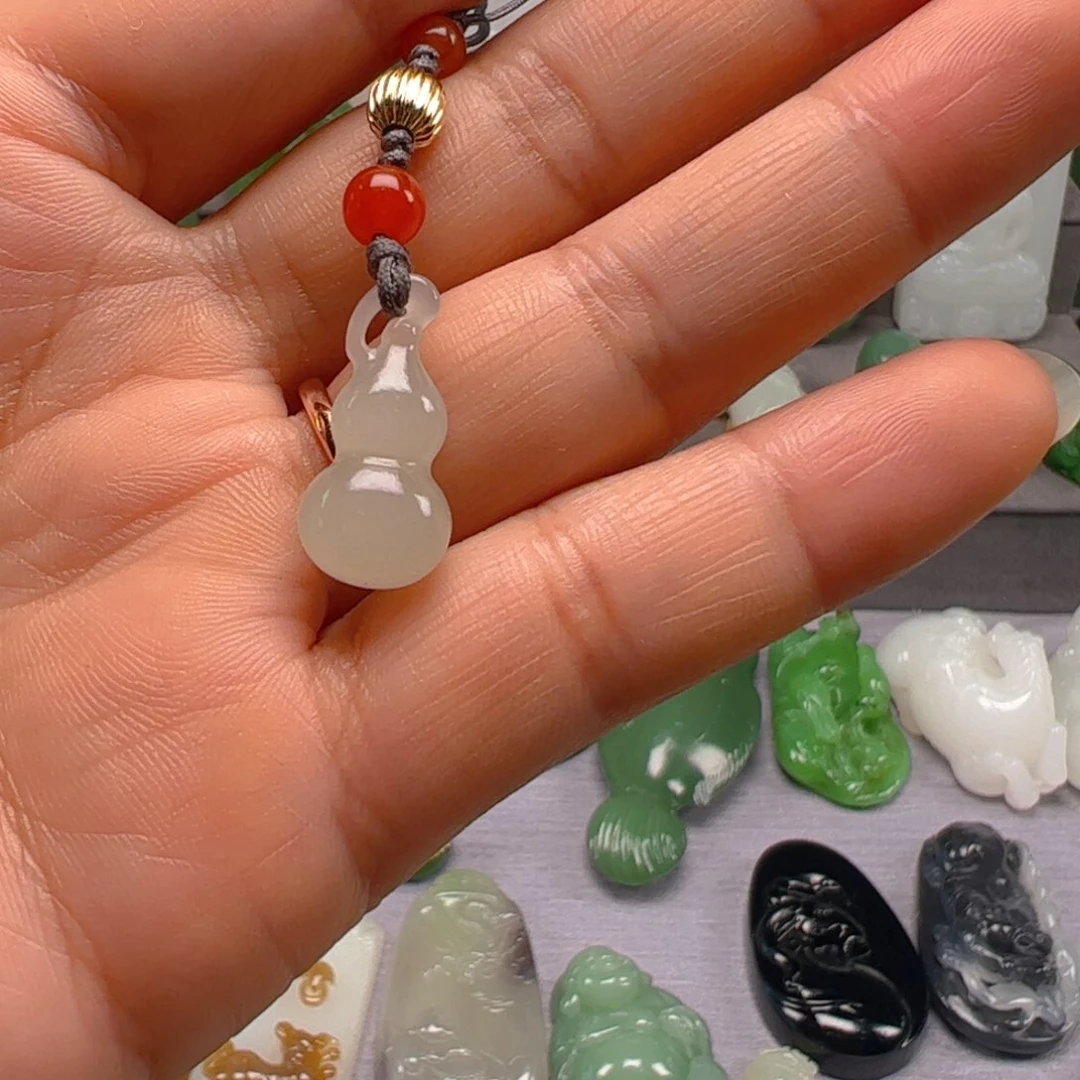 和田玉颈饰未镶嵌笑*