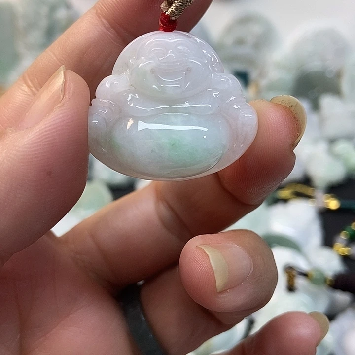 翡翠未镶嵌颈饰佛公