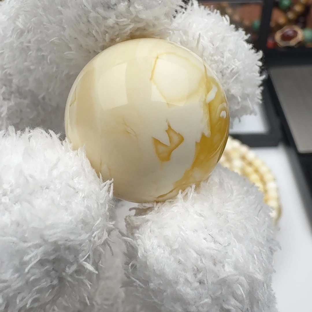 琥珀未镶嵌颈饰全品蜜蜡