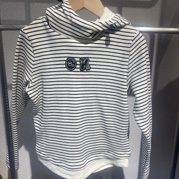 3531儿童连帽T恤