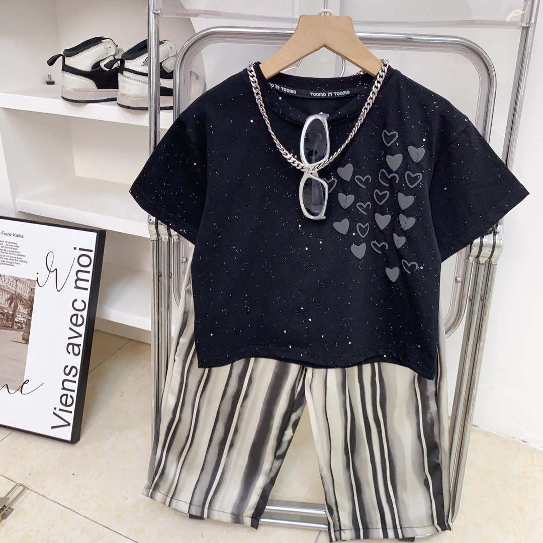 儿童韩版夏款休闲套装男童亮片短袖T恤竖条防蚊九分直筒裤两件套