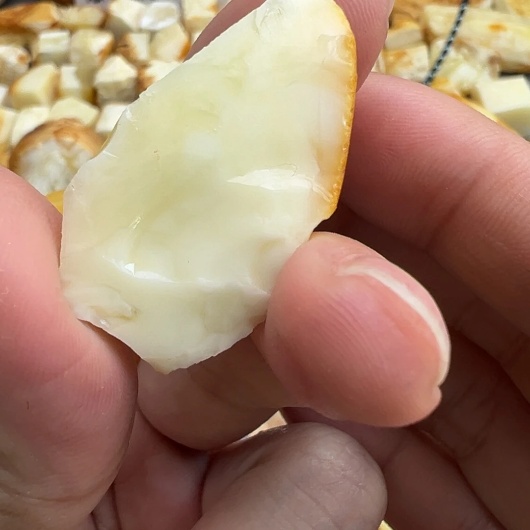 定制琥珀未镶嵌食****?蜜蜡