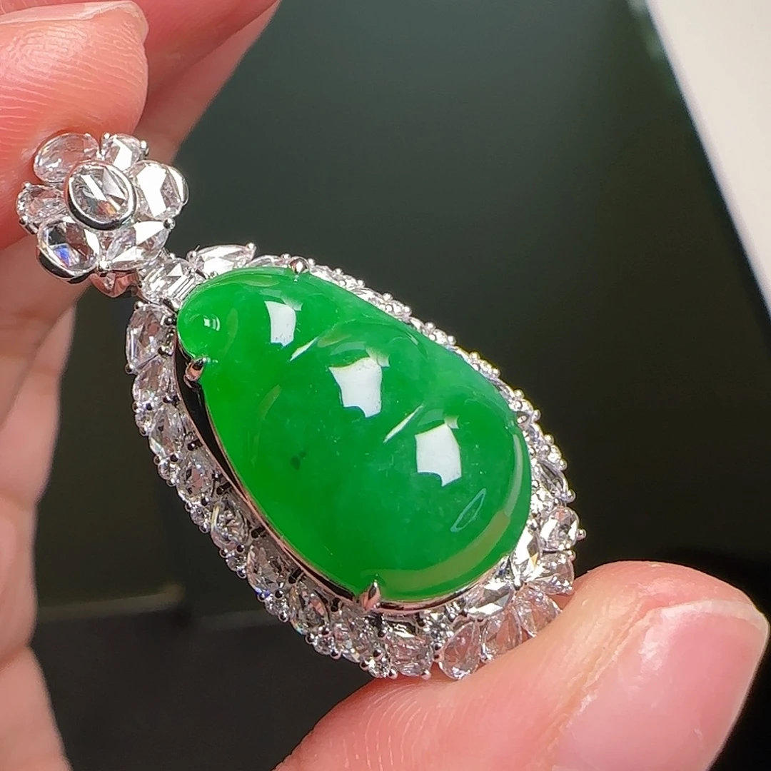 翡翠18K金镶嵌颈饰天然翡翠