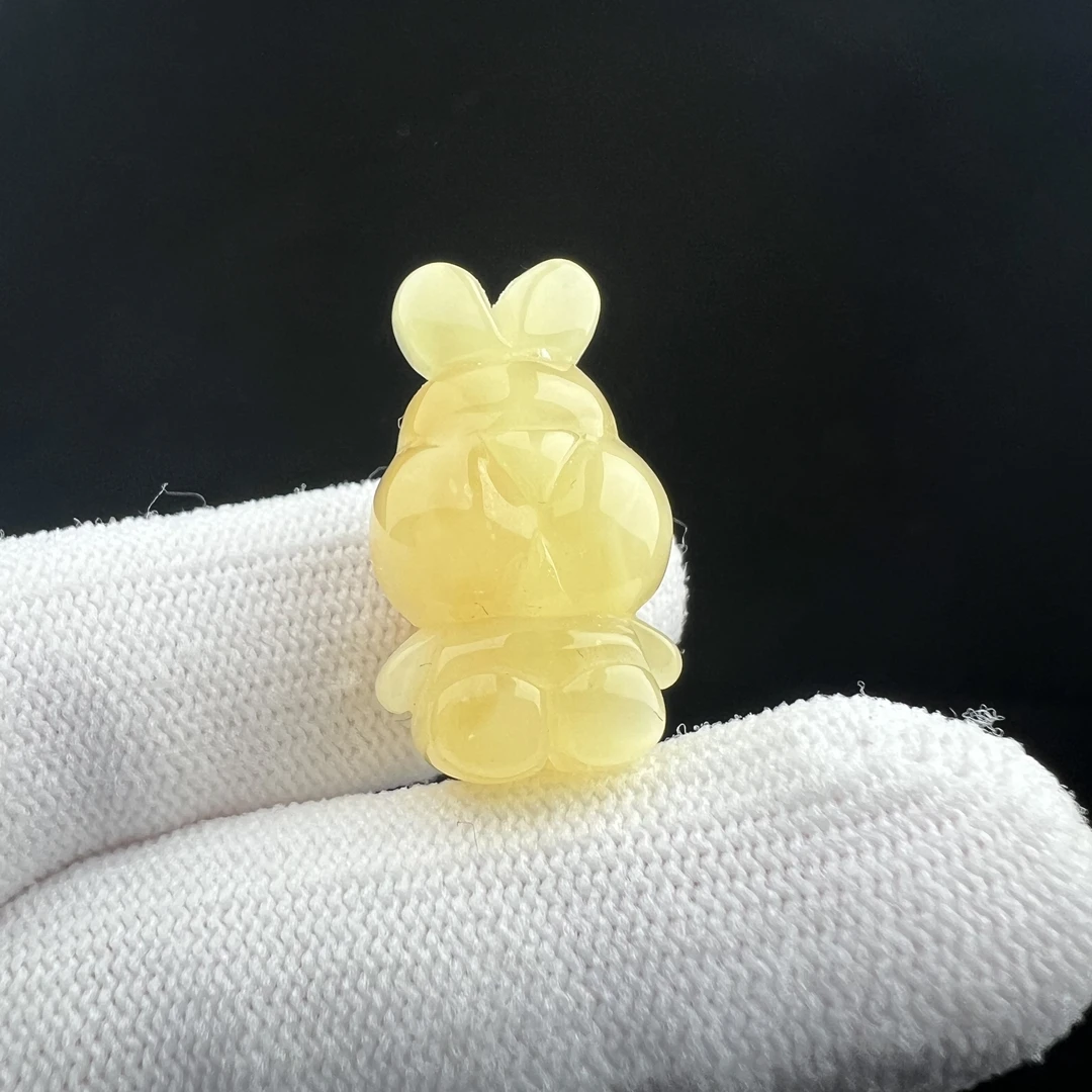 K8711天然蜜蜡 雕刻小熊15.5*16.7mm保真原矿