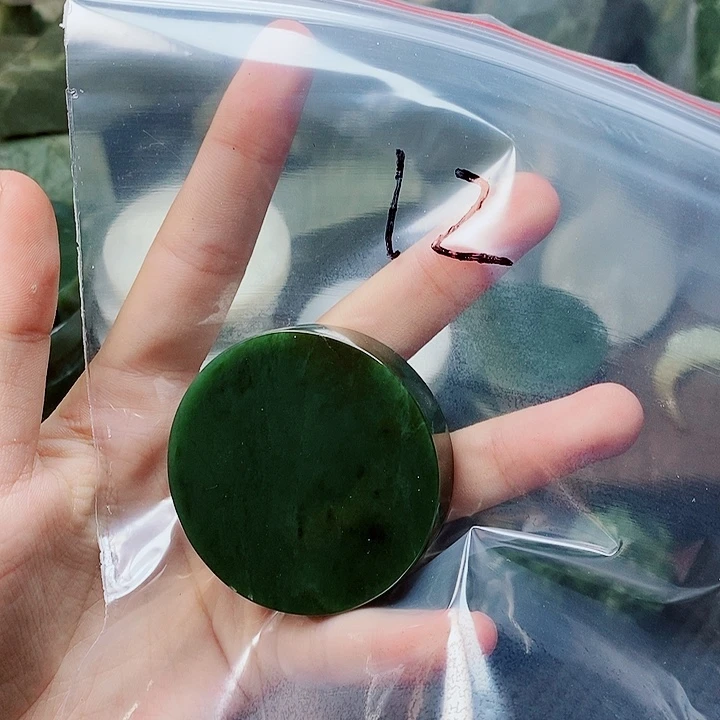 未镶嵌和田玉（糖玉）珠宝半成品