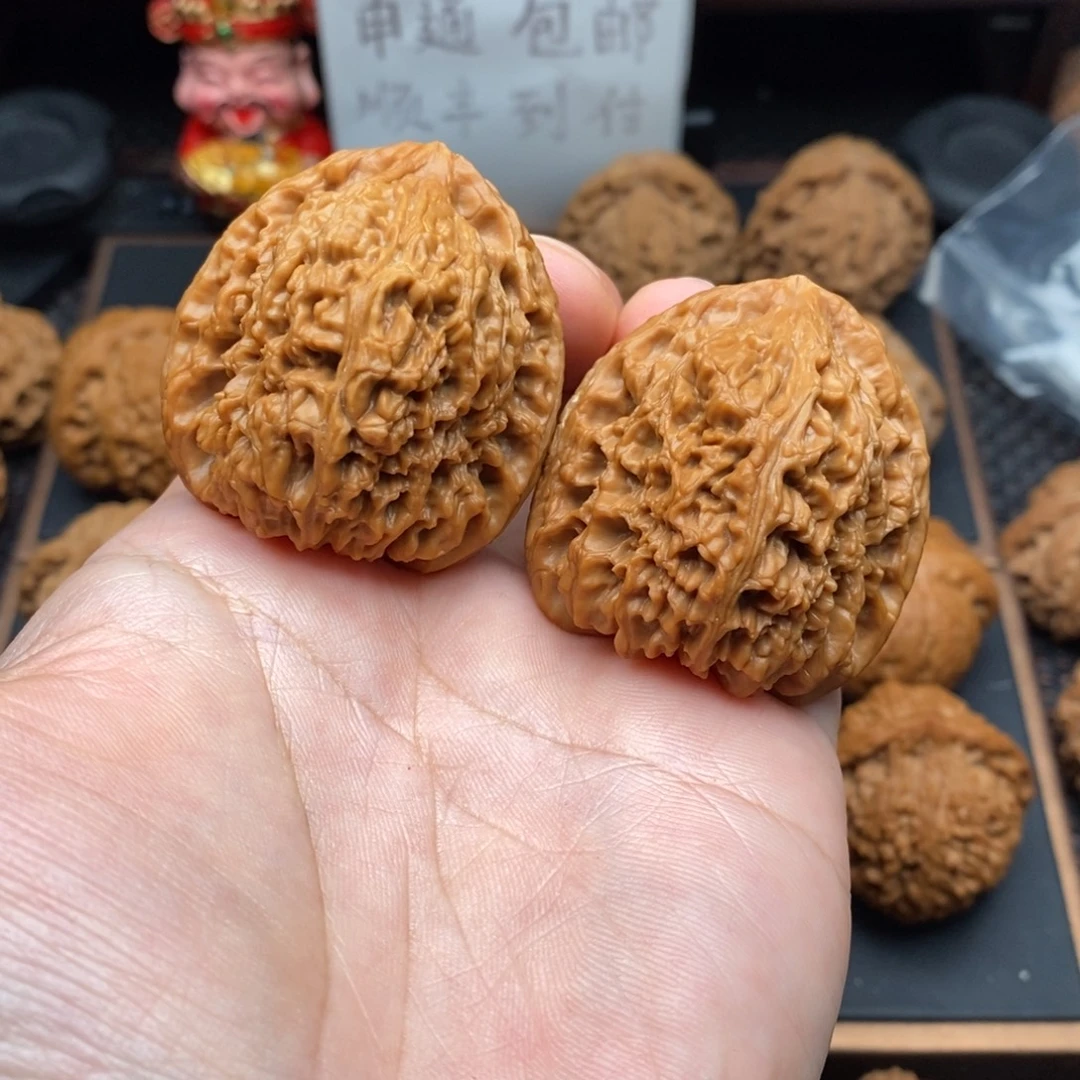 L***…文玩核桃把件南疆石
