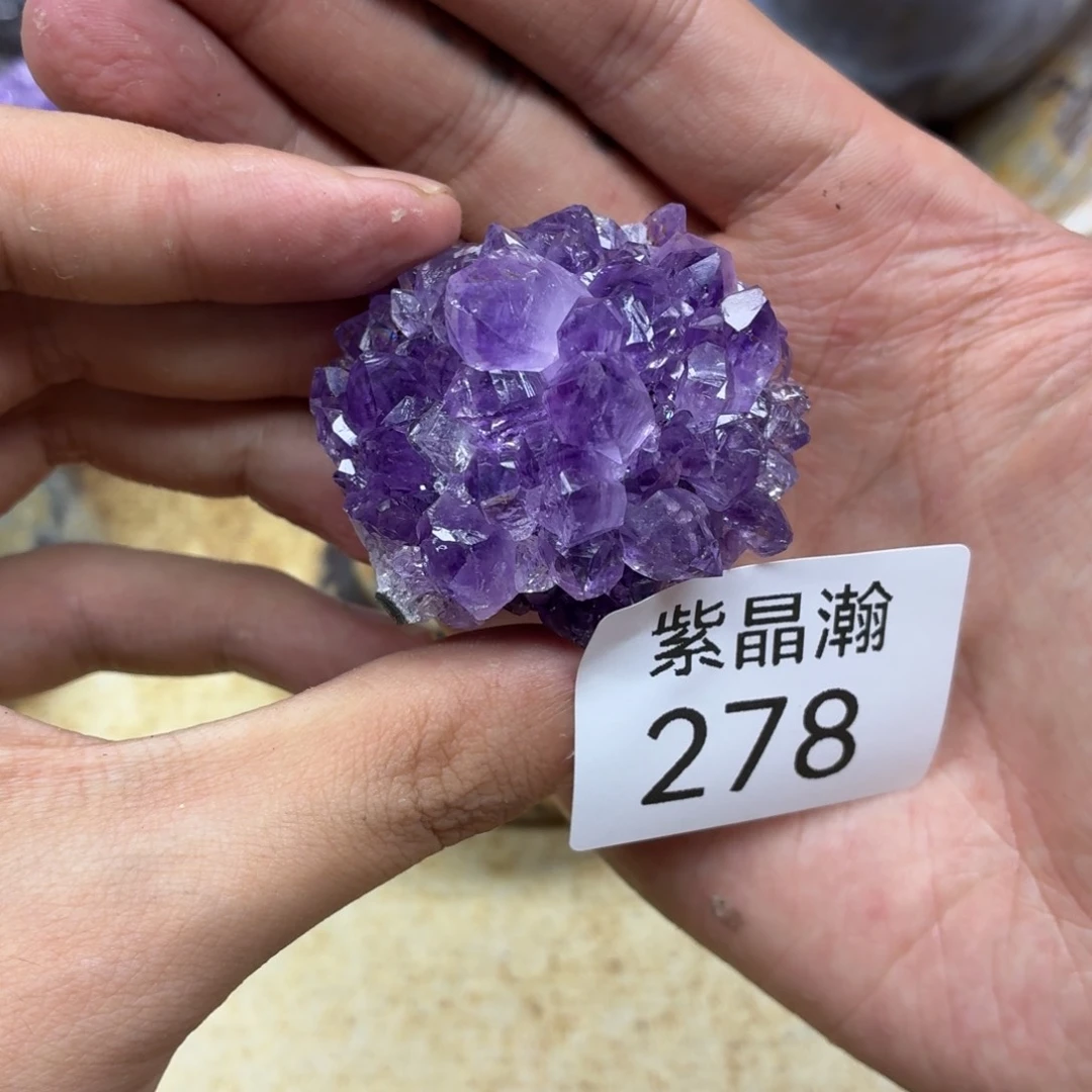 未镶嵌水晶大型摆件（非配饰）