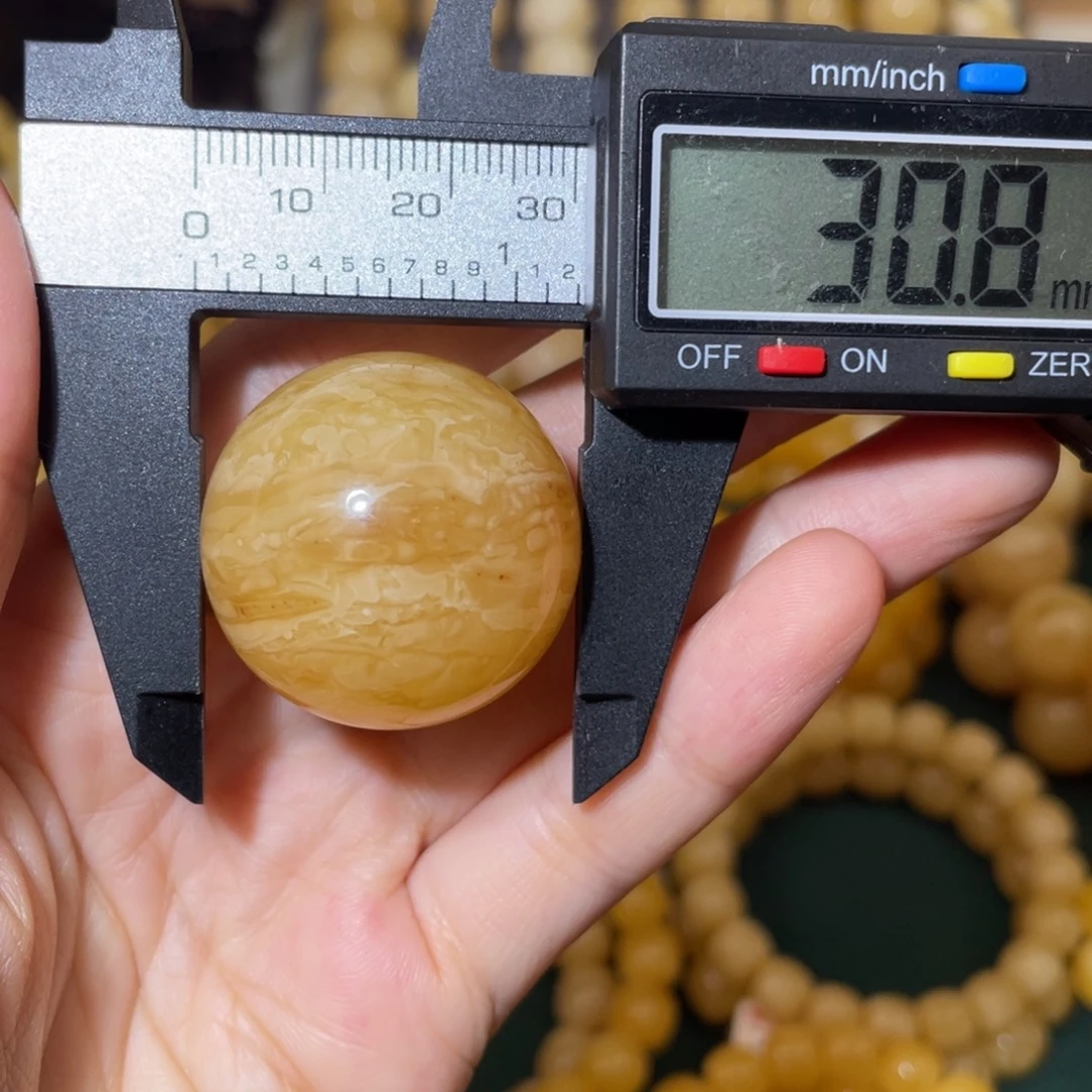 蜜蜡未镶嵌珠宝奇石