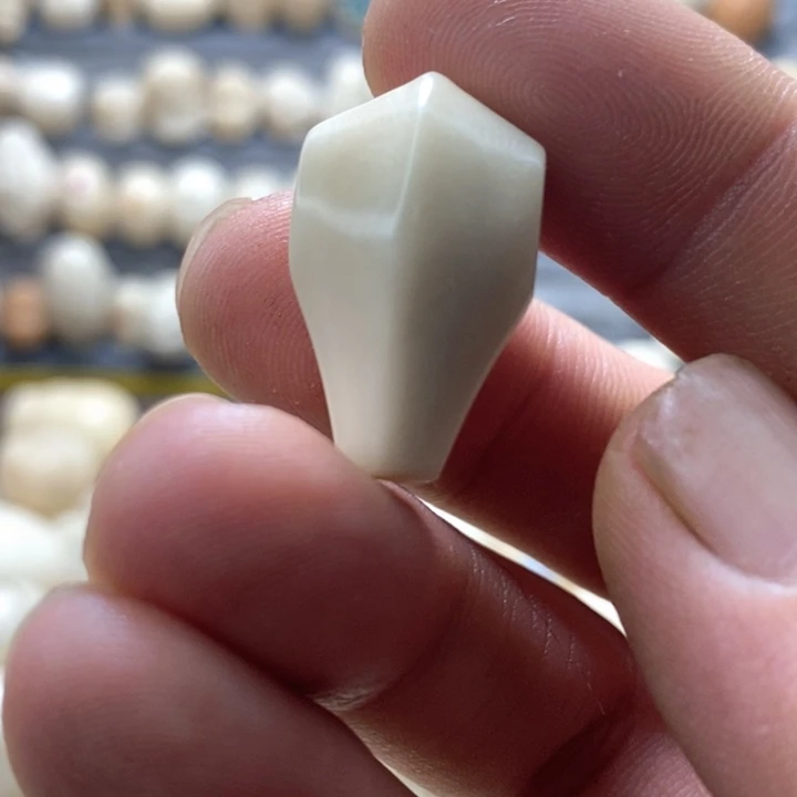 偷***带菩提根/象牙果吊坠