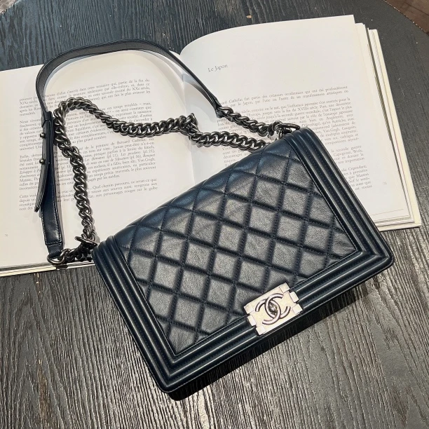 95新 Chanel/香奈儿 舍得 Chanel 深蓝黑Leboy银扣斜挎包