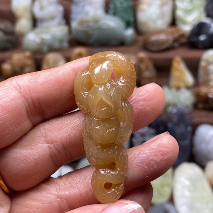 和田玉颈饰未镶嵌