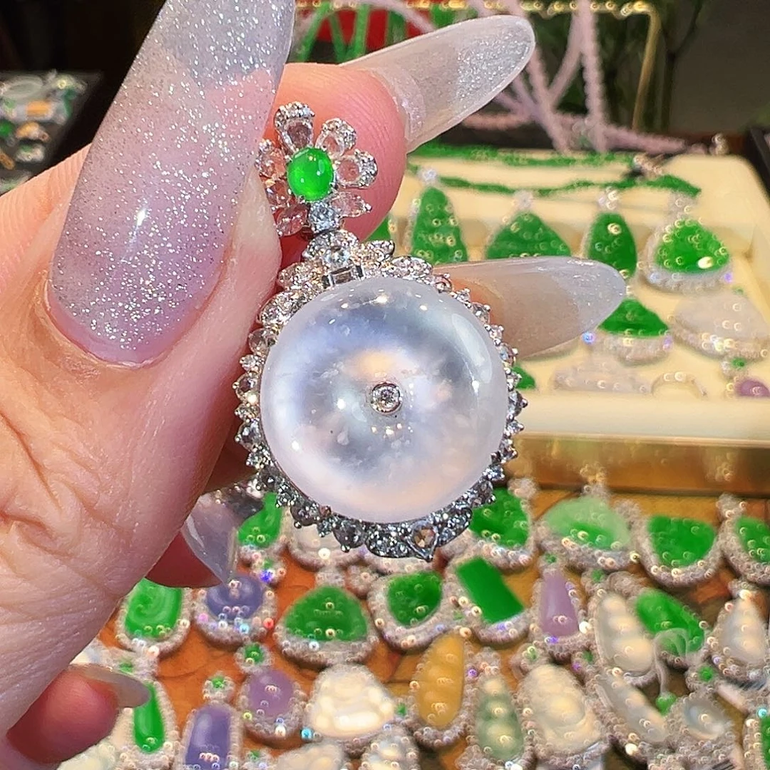 翡翠吊坠(不含链)18K金镶嵌翡翠