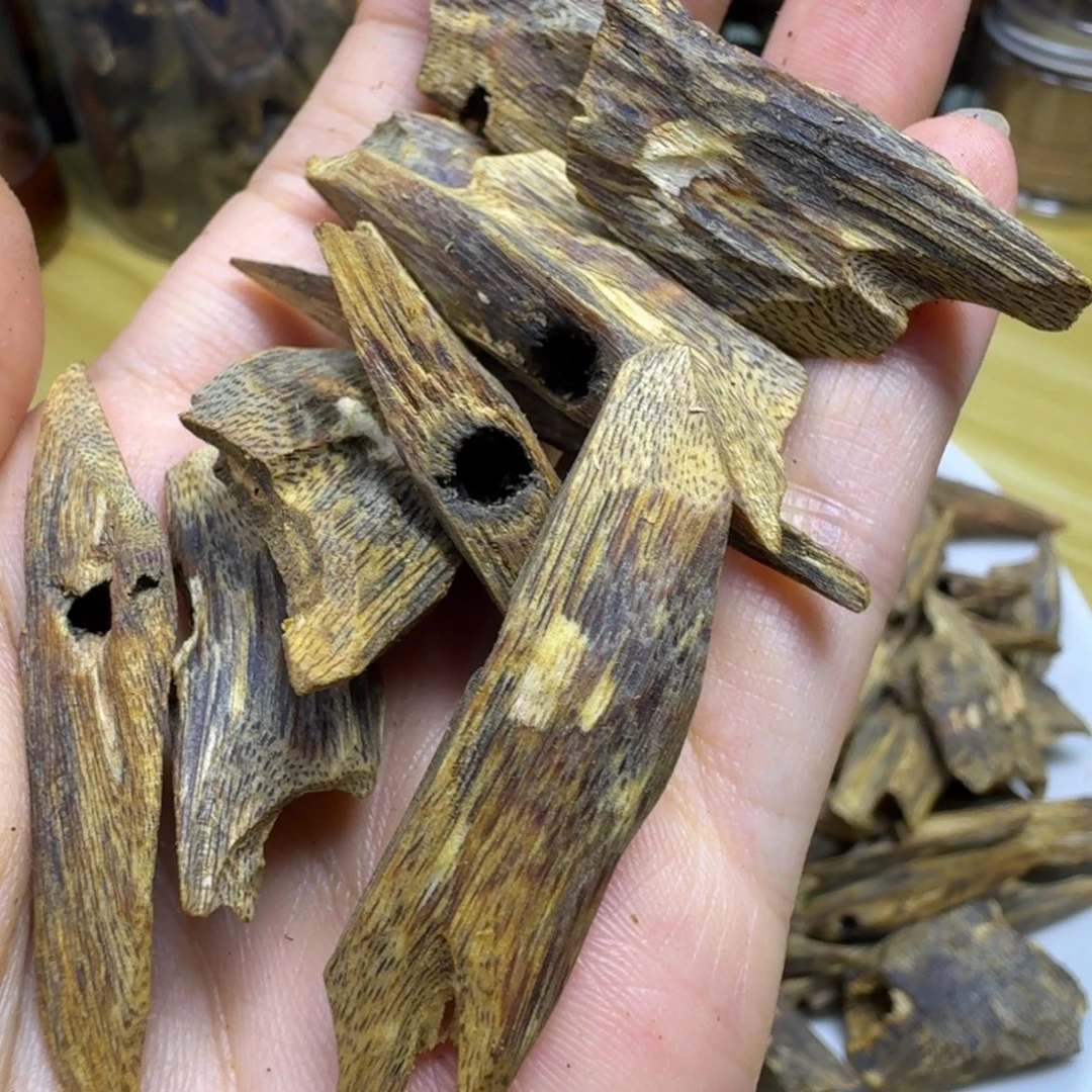 沉香沉香碎屑白棋乌身圆叶高油块料50g