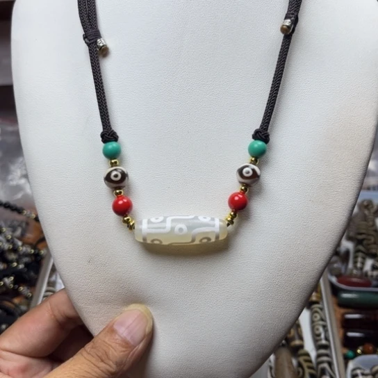 苏***g玛瑙/玉髓颈饰未镶嵌