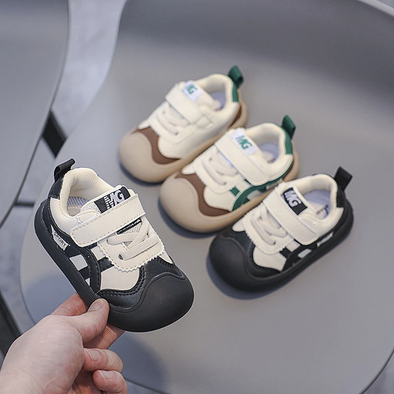 宝宝学步鞋儿童板鞋男童鞋子春秋季新款舒适软底阿甘鞋女童运动鞋
