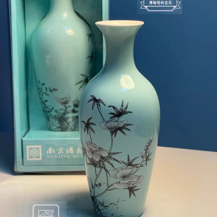 南京博物院文创湖绿地粉彩加墨彩花鸟纹荷瓶节日旅游纪念品礼物