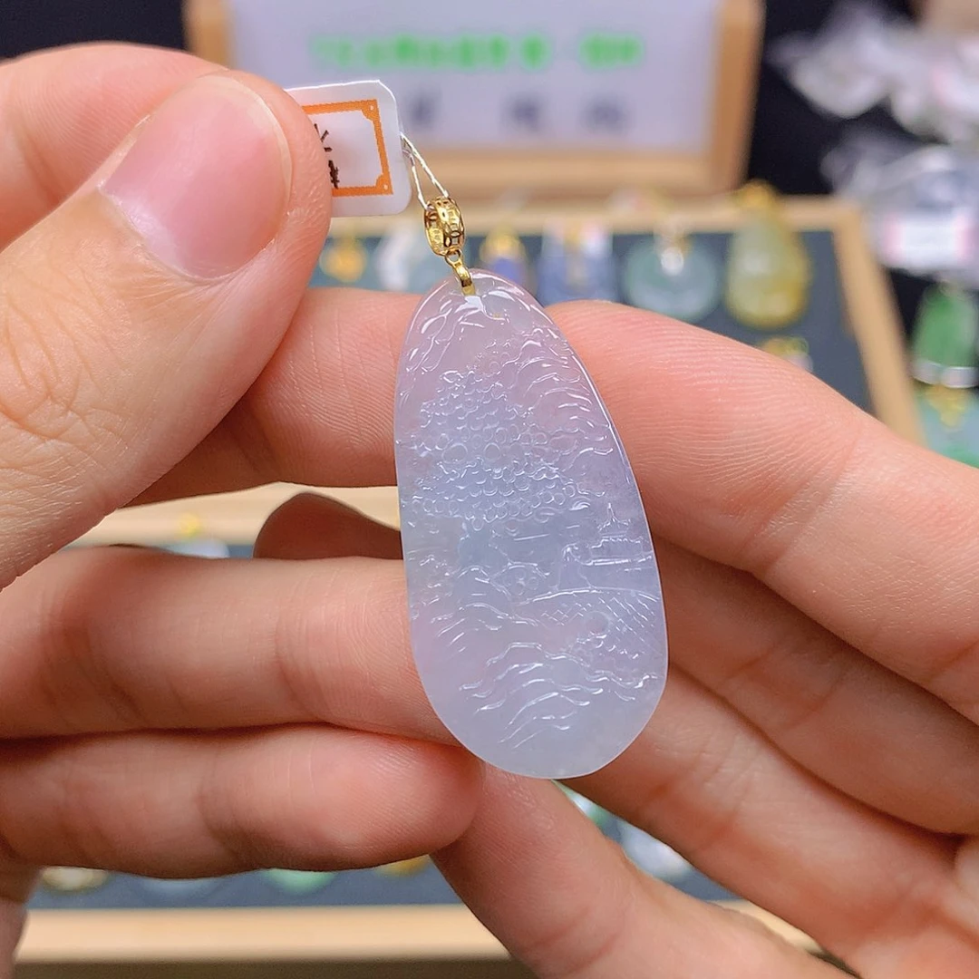 翡翠18K金镶嵌颈饰翡翠