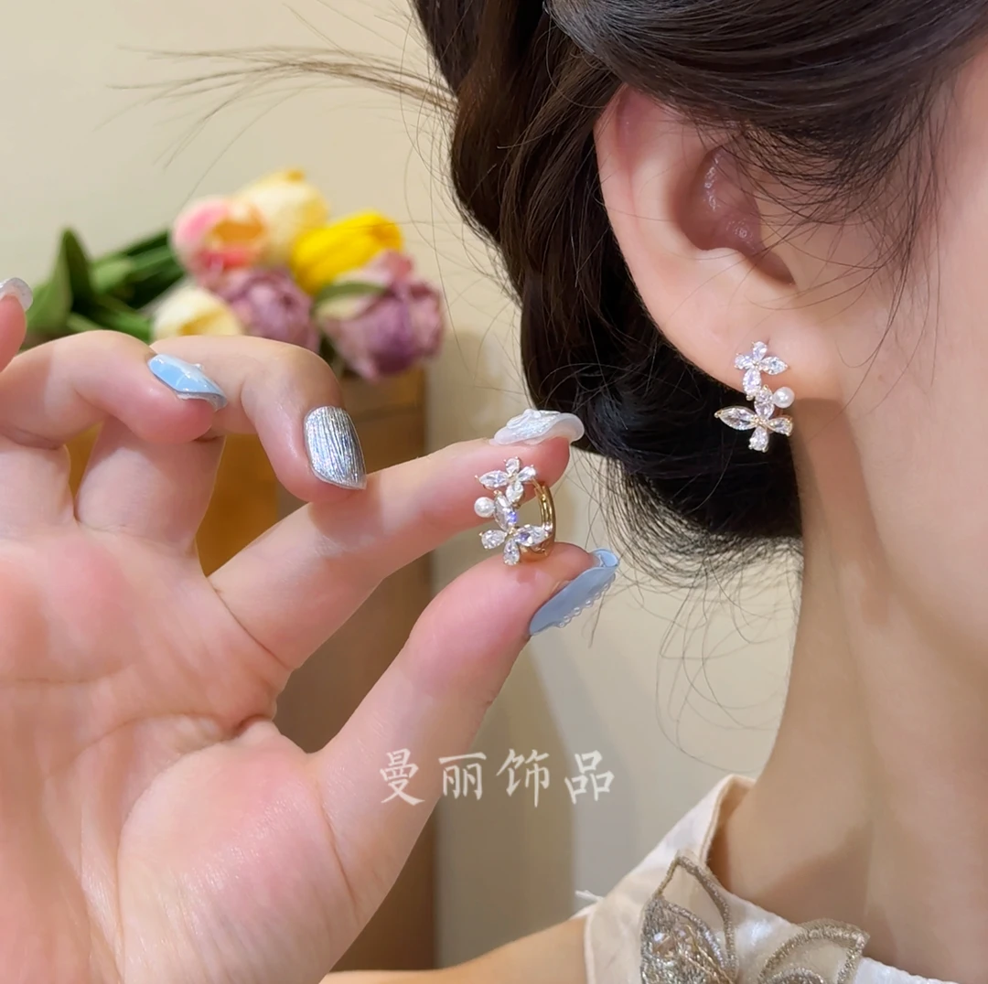 铜合金耳饰 精致气质花蝶耳钉