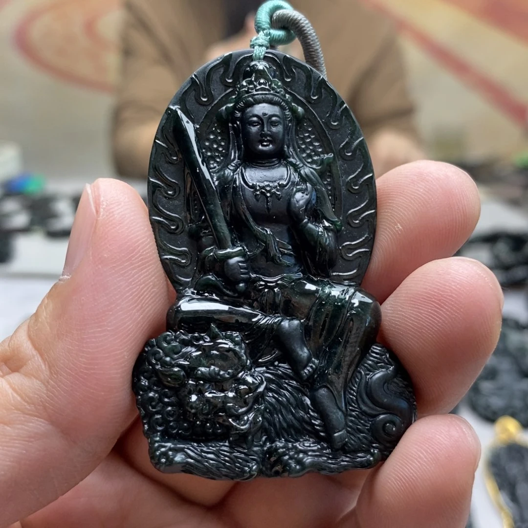 翡翠未镶嵌颈饰文殊
