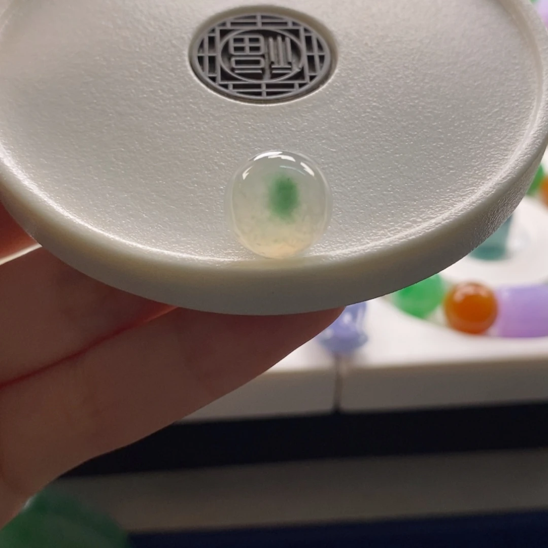 翡翠未镶嵌颈饰冰咖飘绿圆珠卡12