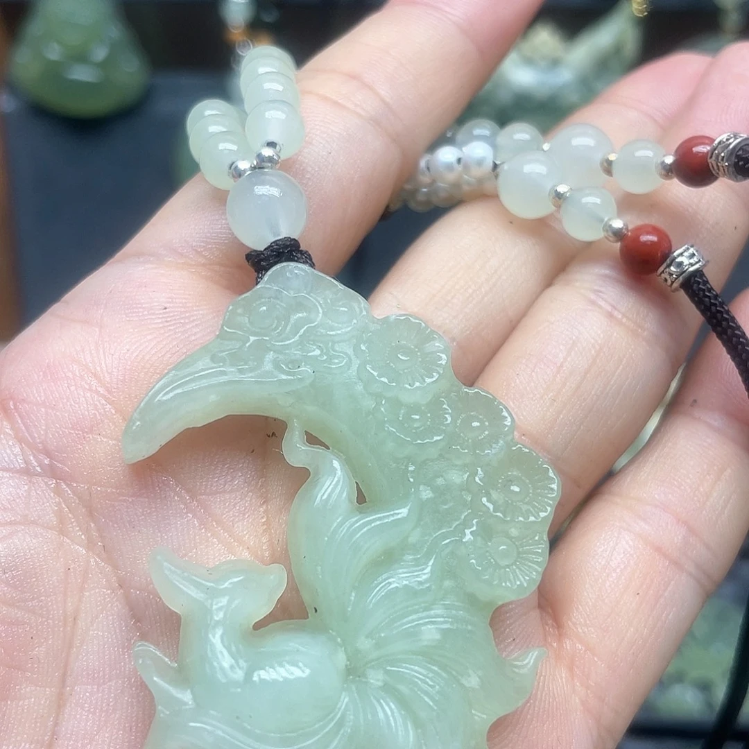 未镶嵌蛇纹石玉颈饰