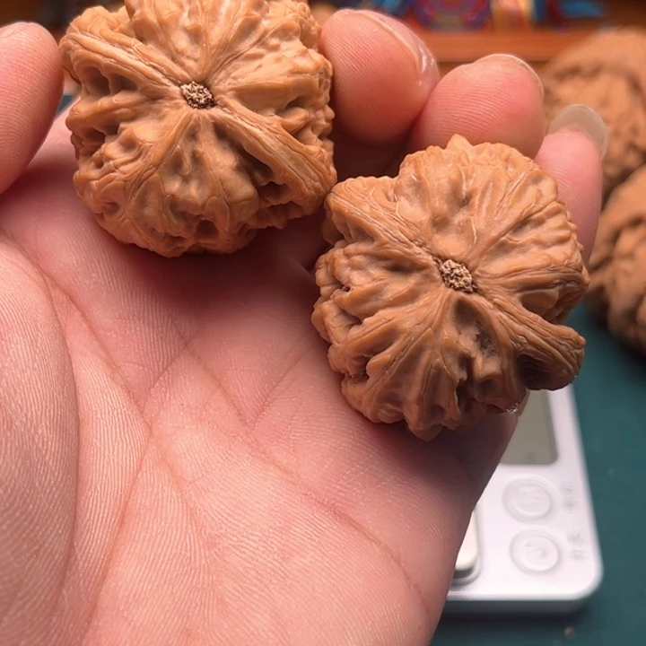 把件文玩核桃红锦鲤