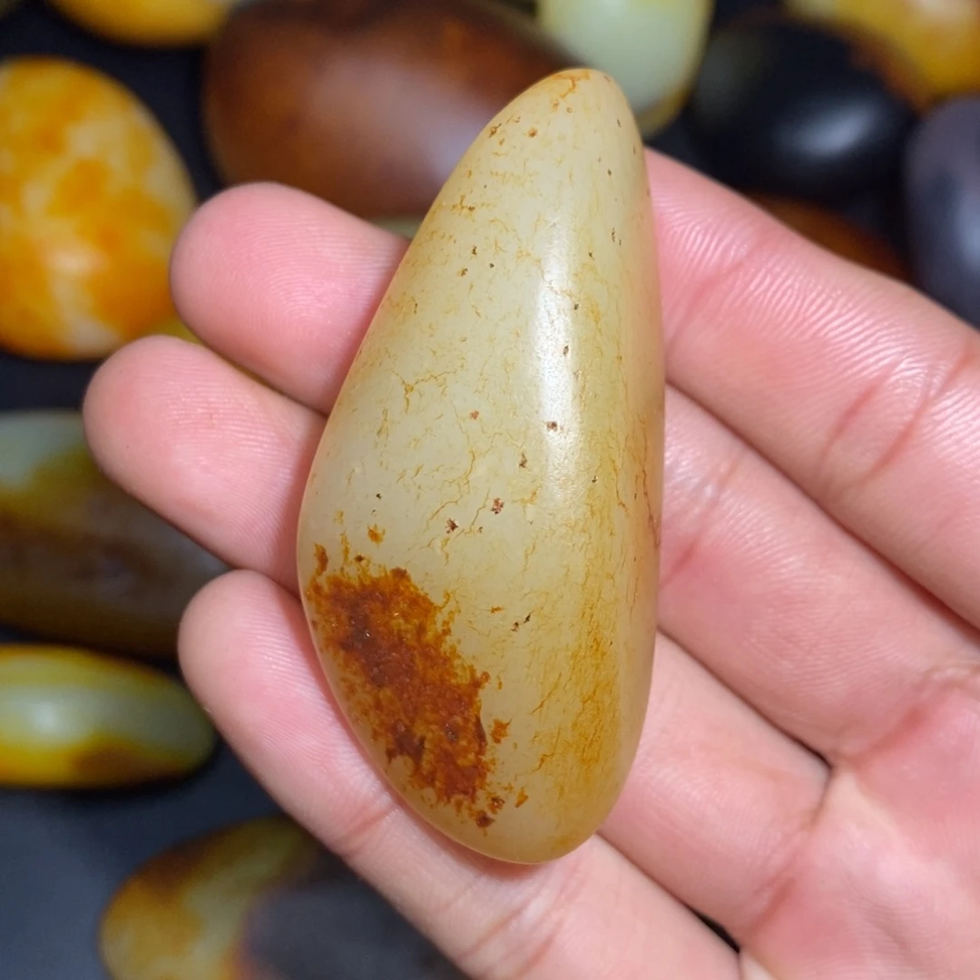 和田玉未镶嵌珠宝奇石