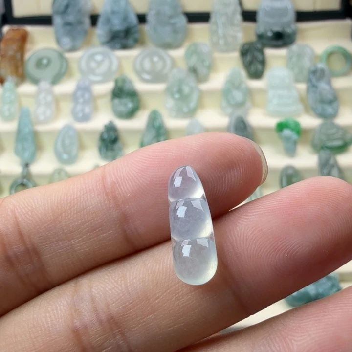 瑰***湖翡翠未镶嵌颈饰翡翠