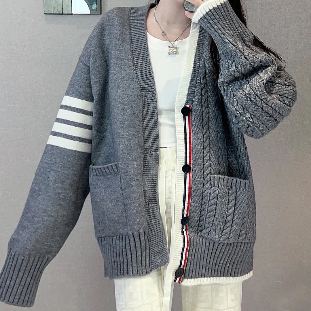 【伯克利学姐】 sss 2025TB慵懒风V领羊毛针织麻花大开衫中长款外套