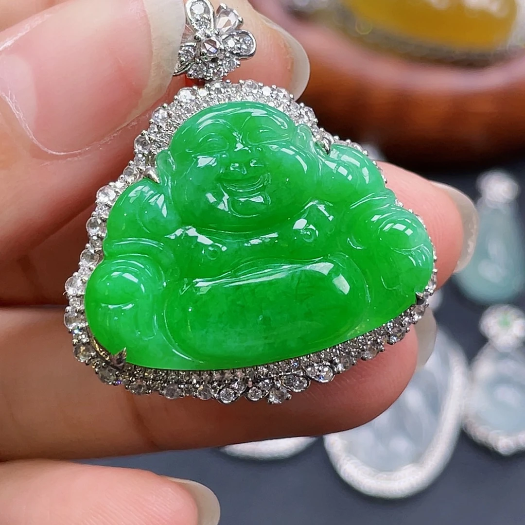 翡翠18K金镶嵌颈饰绿佛公