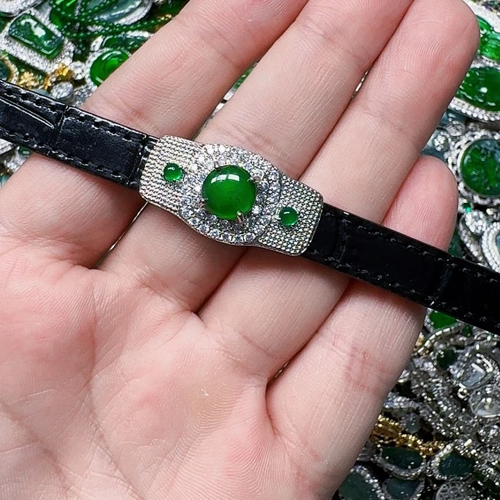 翡翠颈饰未镶嵌天然A货翡翠放漏