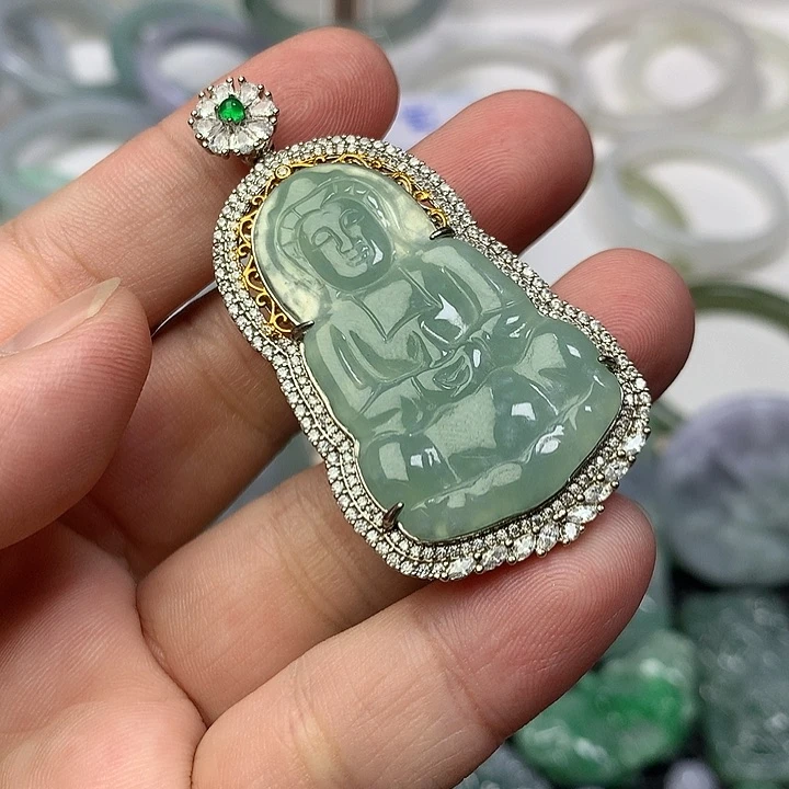 翡翠颈饰未镶嵌翡翠