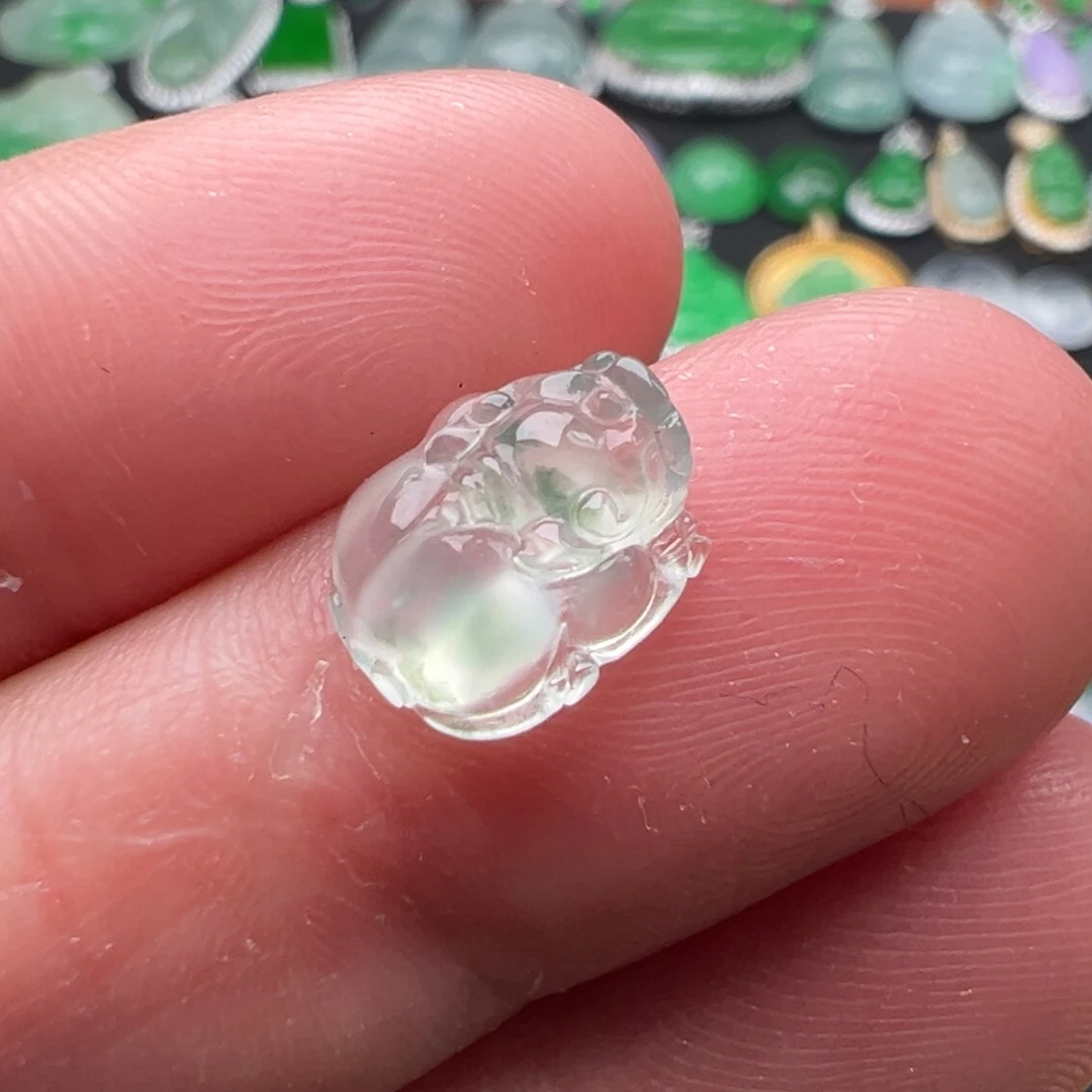 翡翠颈饰未镶嵌貔貅10.7