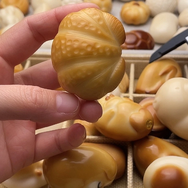 菩提根/象牙果吊坠浅色牛角包4937