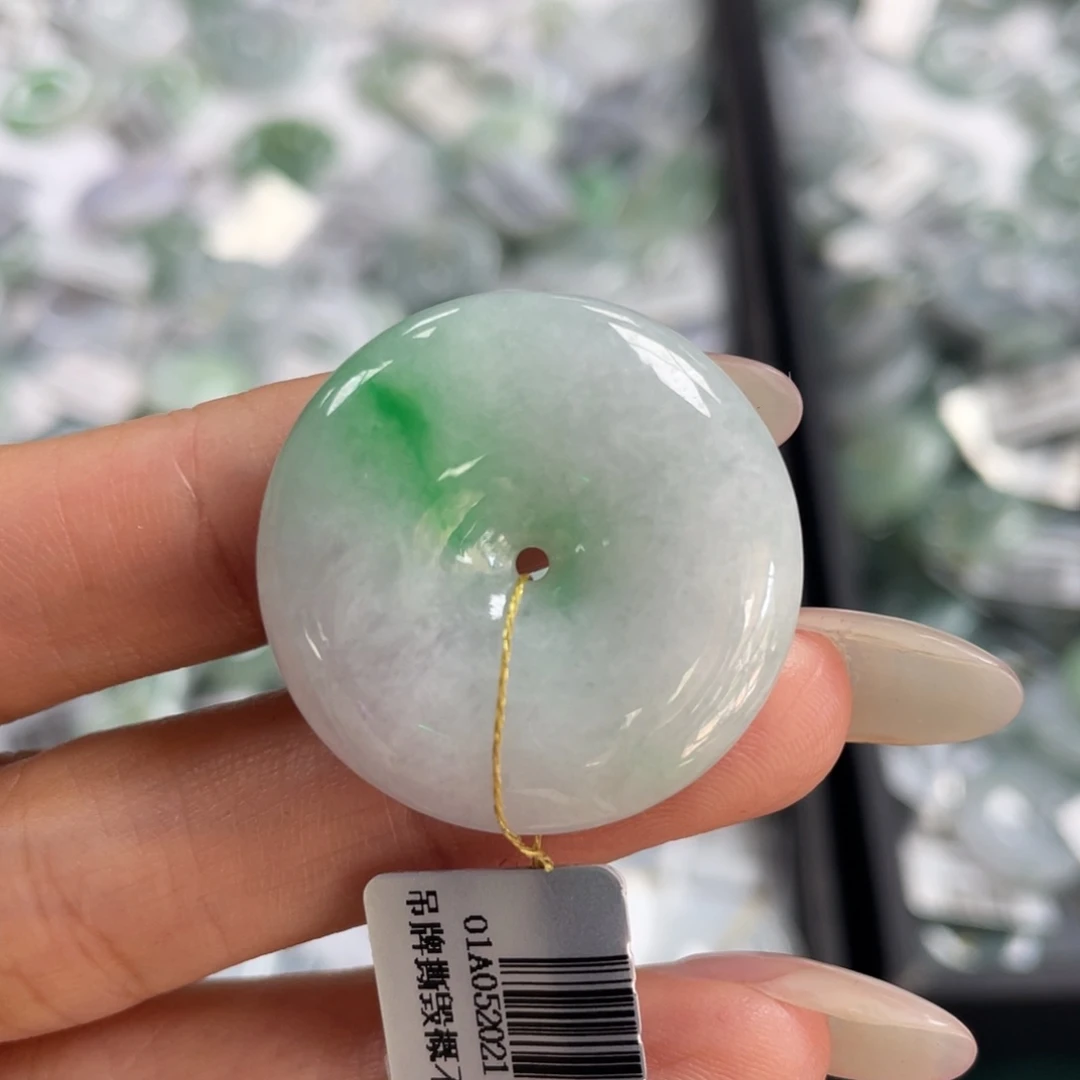 颈饰未镶嵌翡翠平安扣