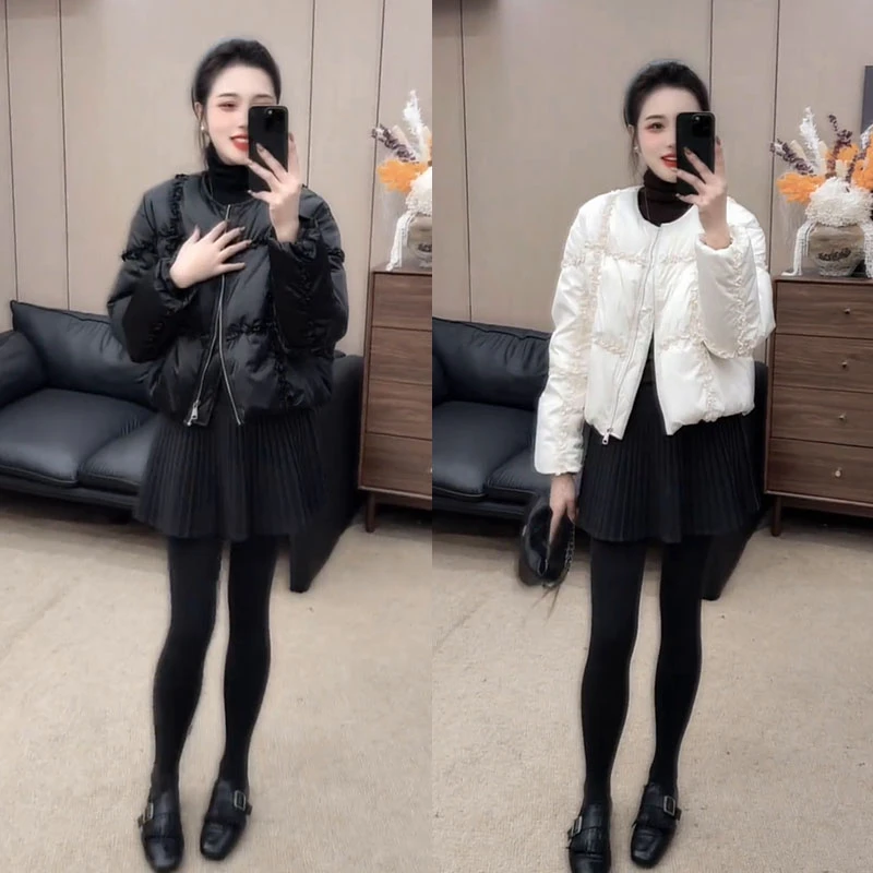 冬季时尚一整套女装2025新款洋气打底衫花边棉服外套百褶裙三件套