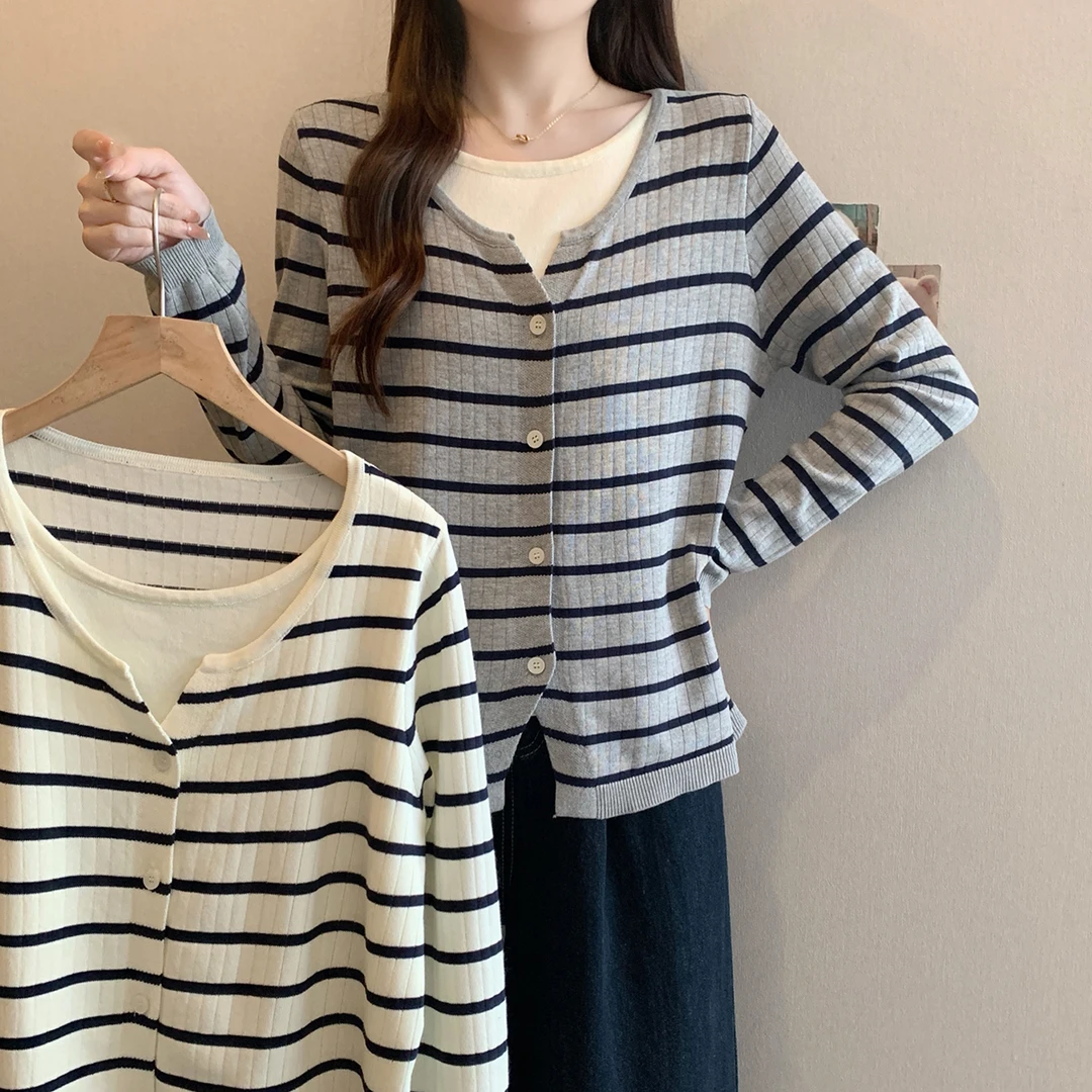 2025秋季新款大码胖mm韩系条纹拼接假两件针织衫正肩显瘦上衣