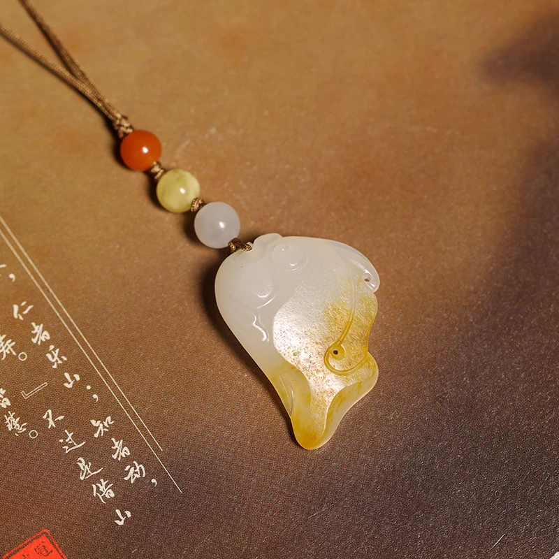 顽石阁新疆和田玉白玉洒金皮鱼小提溜文玩配饰3.8g