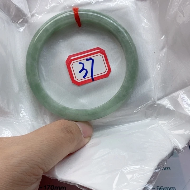 万***红翡翠手镯未镶嵌翡翠