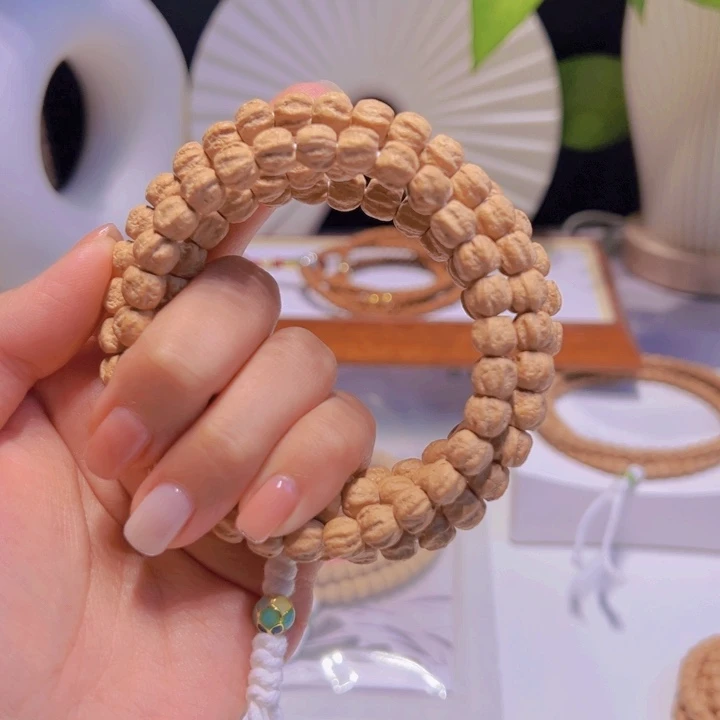 张***繁柏香籽/百香籽吊坠