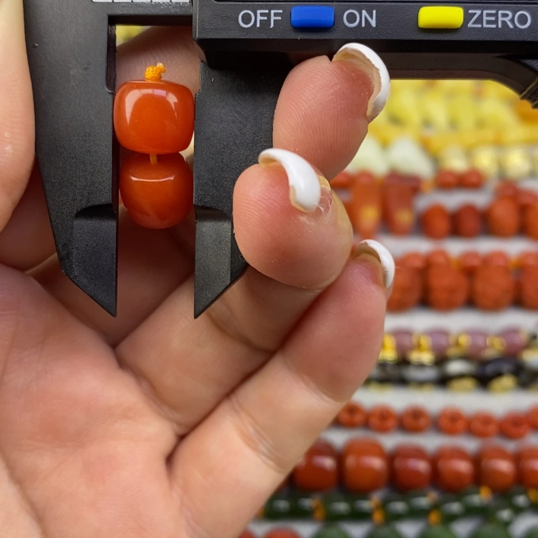 南红玛瑙未镶嵌套装10mm