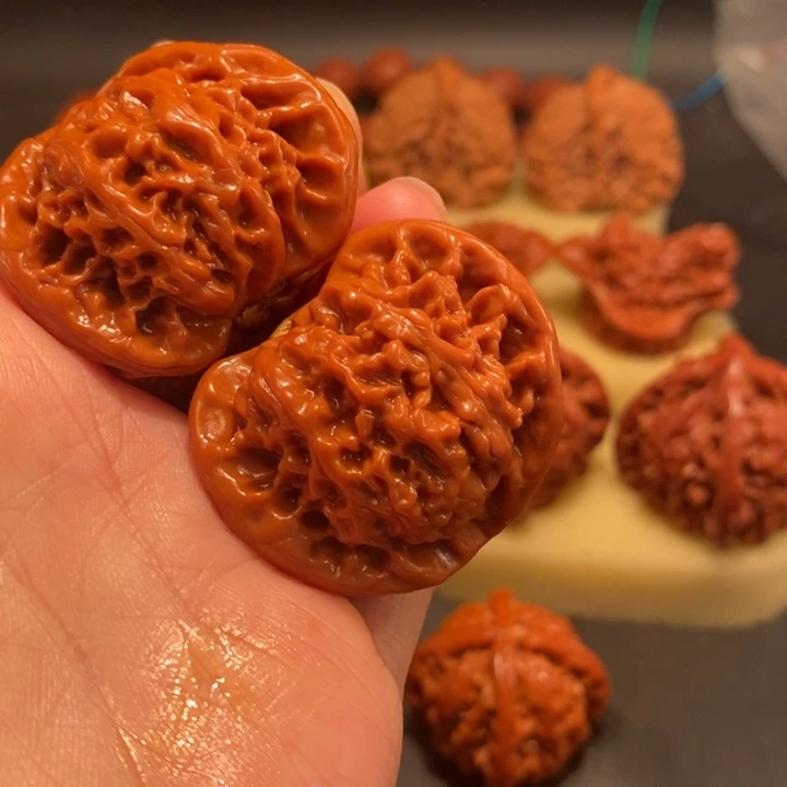 辉***郊吊坠猴头核桃工艺核桃