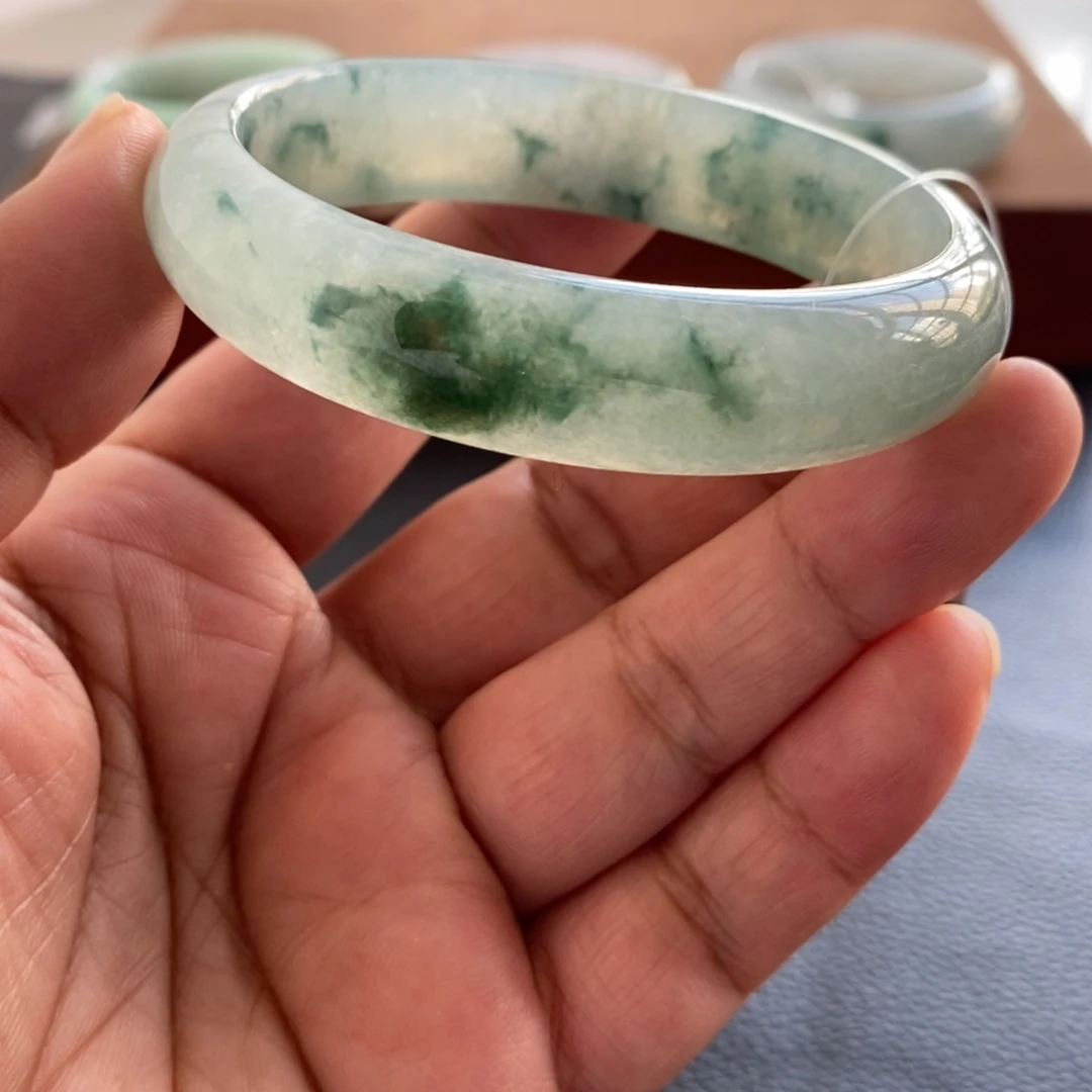 翡翠未镶嵌手镯（贵妃镯）天然翡翠手镯