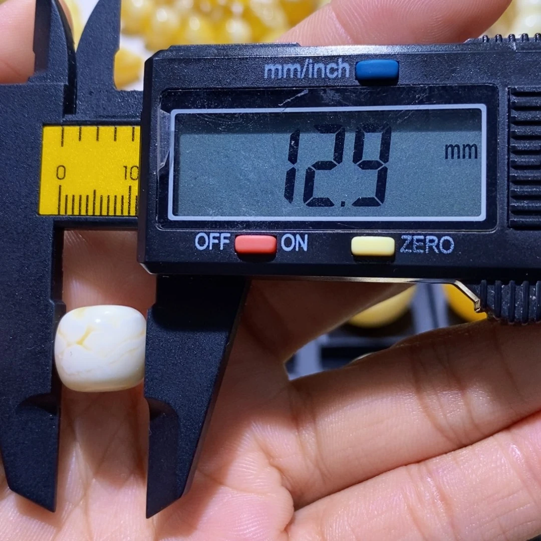 未镶嵌蜜蜡珠宝奇石人*