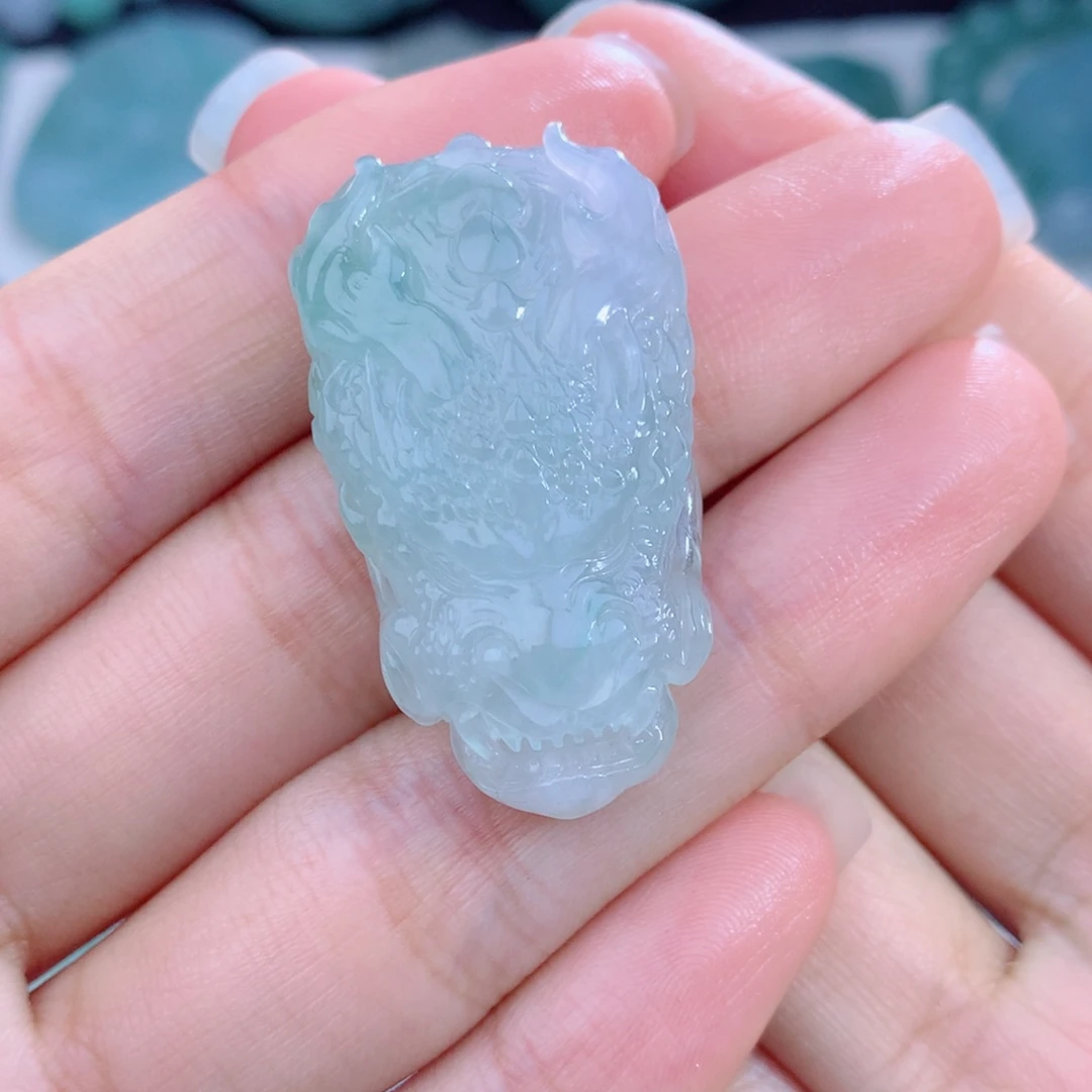 颈饰未镶嵌翡翠龙